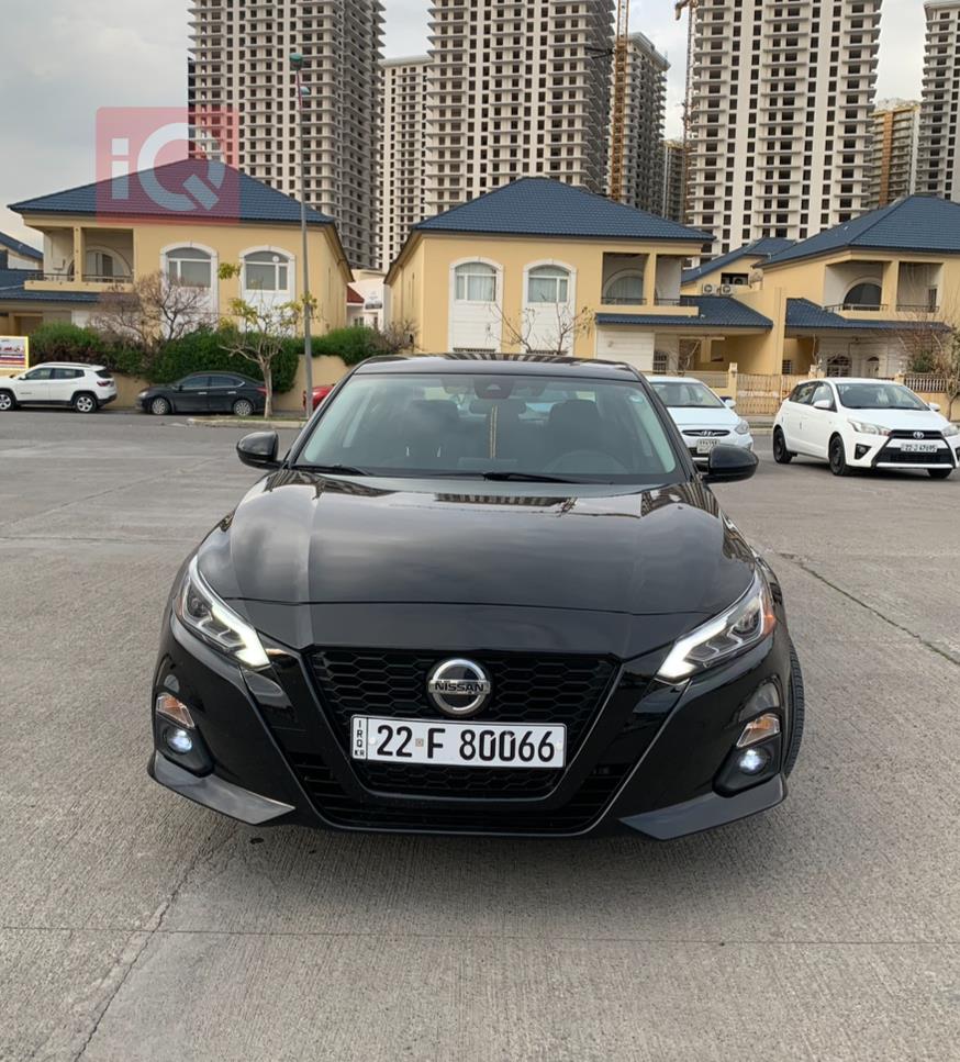 نيسان ألتيما